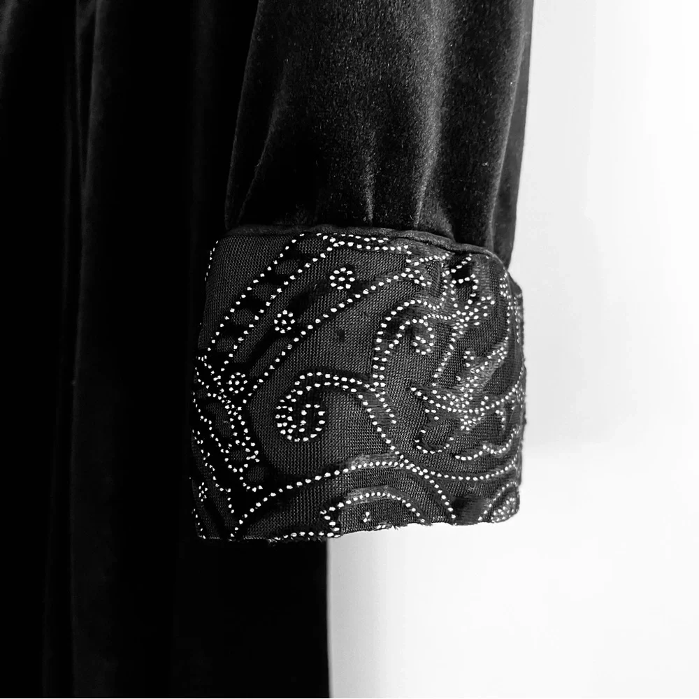 Oscar de la Renta Pink Label Vintage Black Velvet Robe